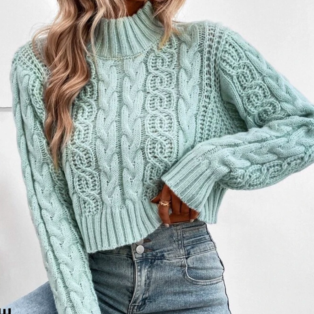 CASUAL MINT GREEN CROPPED SWEATER  SMALL